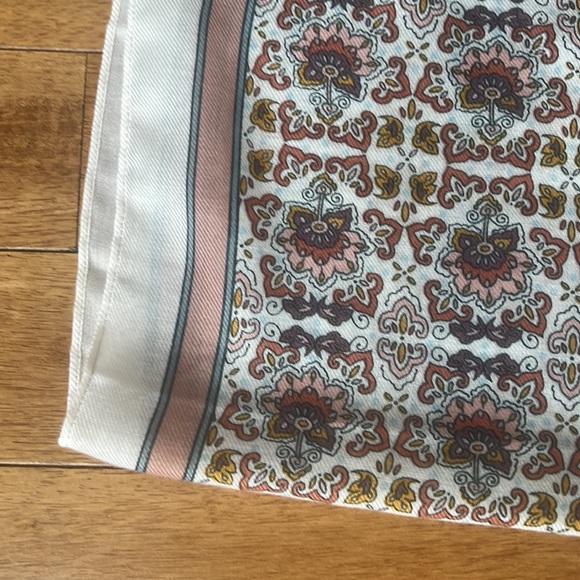 Patterned Infinity Scarf - Picture 2 of 5